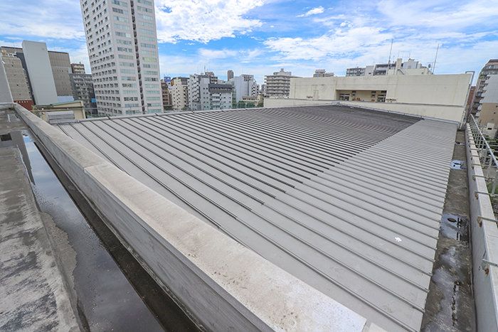 学校　体育館　屋根　塗装　改修　工事　ガイナ