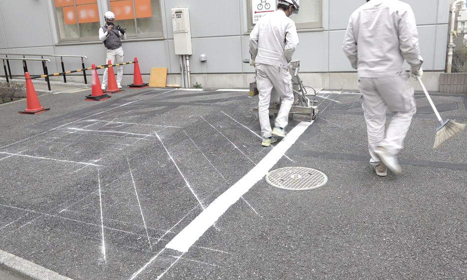 駐車場　白線　ライン　塗り替え　塗装　工事　ライン引き