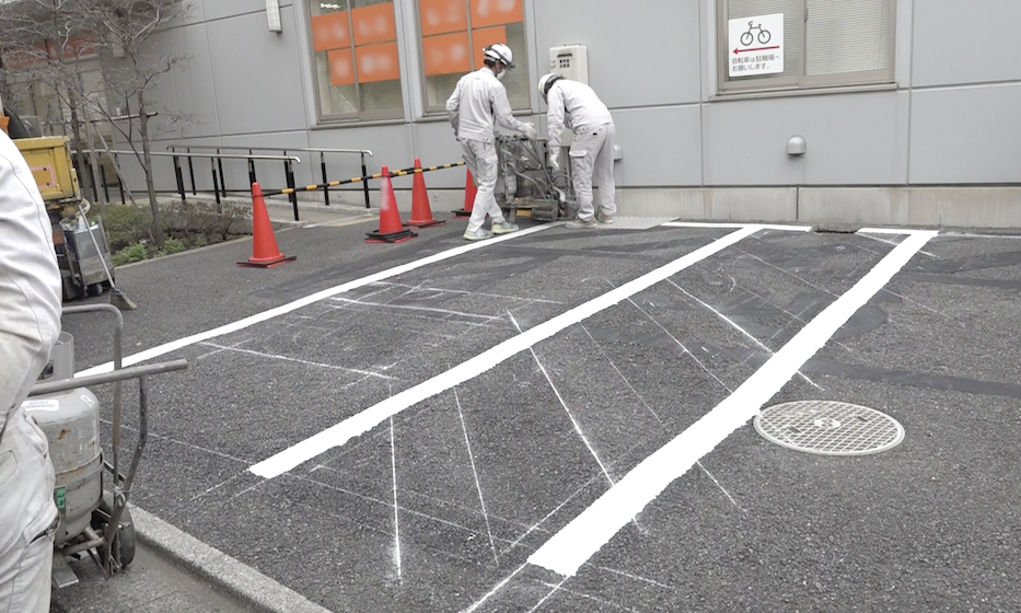 駐車場　白線　ライン　塗り替え　塗装　工事　ライン引き