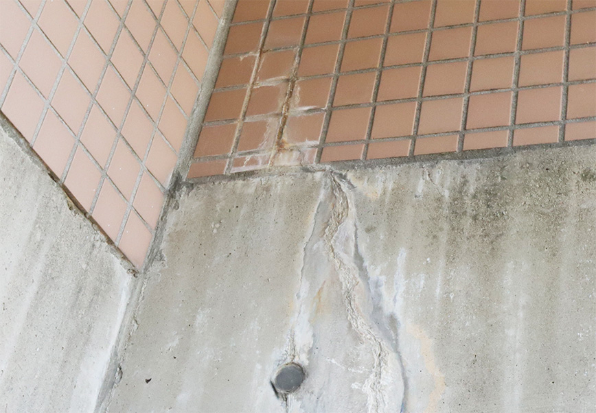 タイル剥落のイメージ