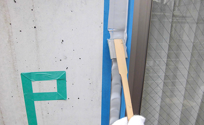 シーリング工事 窓サッシ廻り 防水 外壁などの改修工事や 雨漏り修理は山陽工業へ シーリング工事 窓サッシ廻り 防水 外壁などの改修工事や 雨漏り修理は山陽工業へ