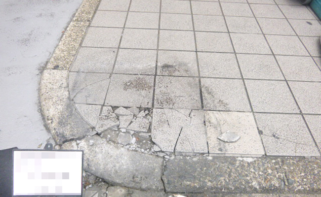 タイル張替え工事 駐車場入口 防水 外壁などの改修工事や 雨漏り修理は山陽工業へ